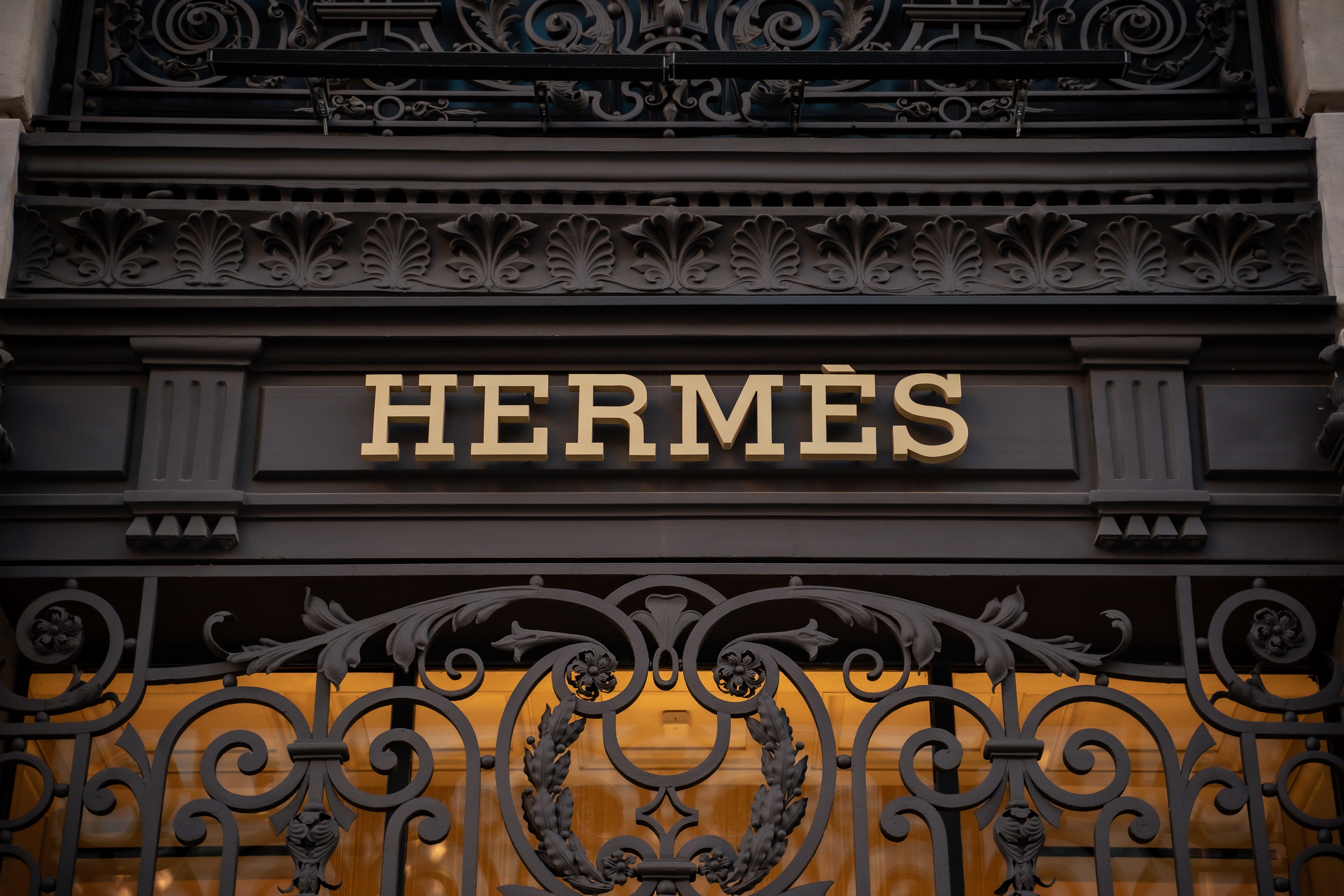 Complete Guide to High-End Brands: LVMH, Richemont, Kering, Chanel, Hermes  — Eightify