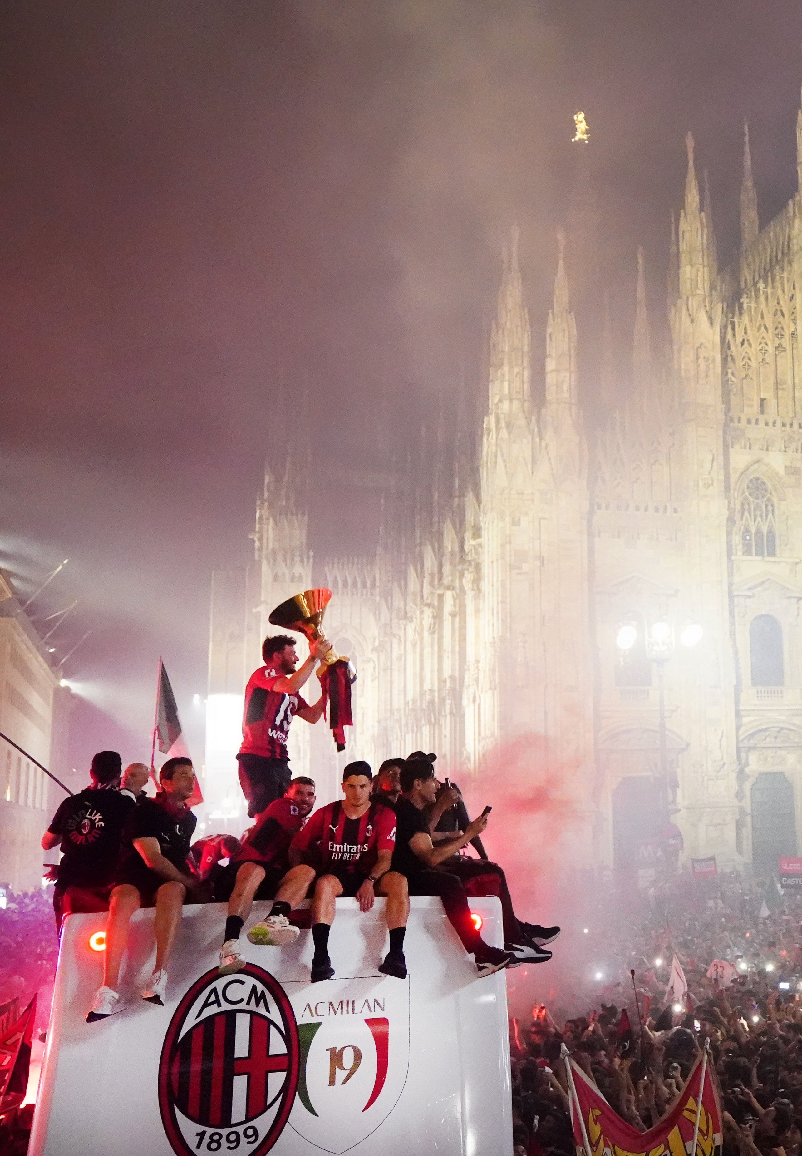 AC Milan on X: The Off-White™ and #ACMilan partnership is a call