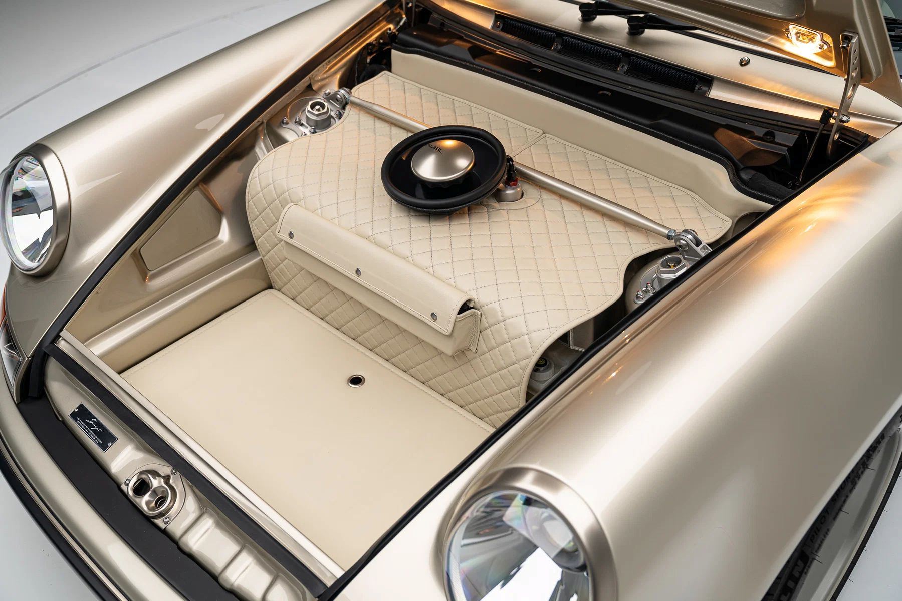 Deux 911 habillées par Louis Vuitton
